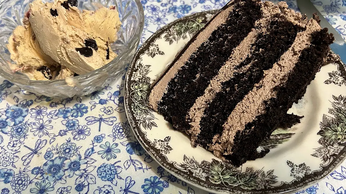 Cake Hole Cafe @ Vintage Heaven – cake shop in Shoreditch, London